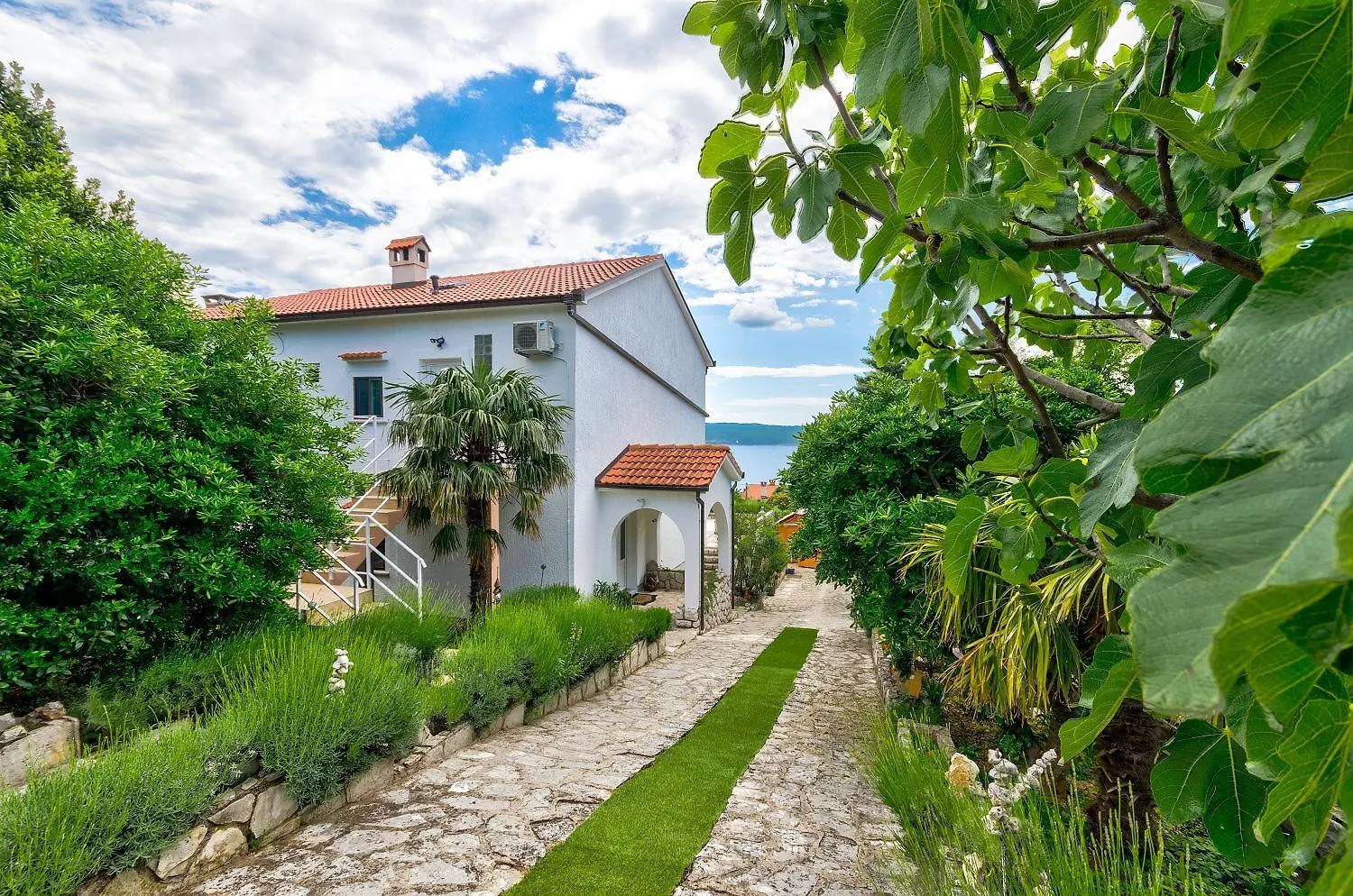 Modernes Apartment Nur 350 Meter Zum Sandstrand Mit Meerblick, Eigenem Liegestuhl, Grill Crikvenica 0*,  Croatia